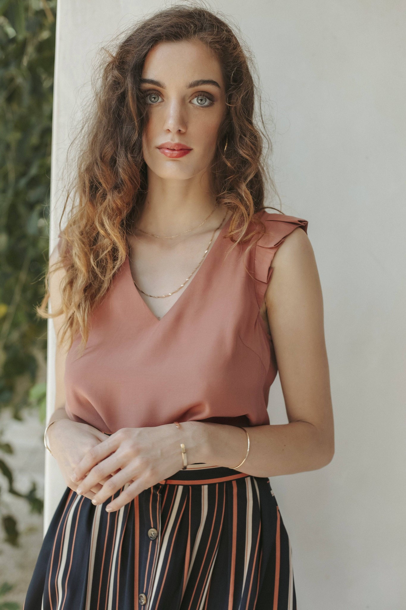 Grace & Mila rose sleeveless Woven Top - Your Style Your Story